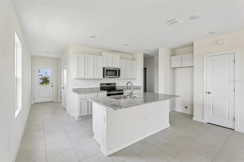 1940 Diamond Head Circle Haines City FL 33844