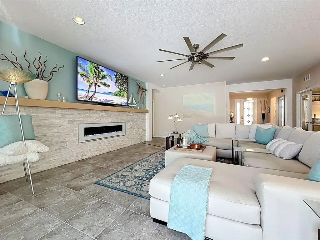15208 Las Olas Place Bradenton FL 34212