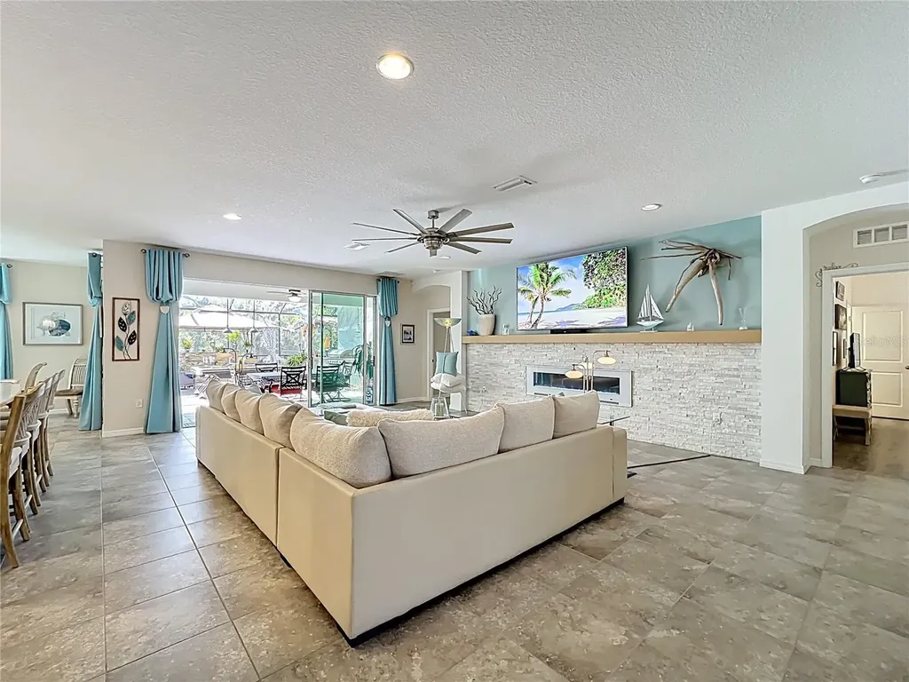 15208 Las Olas Place Bradenton FL 34212