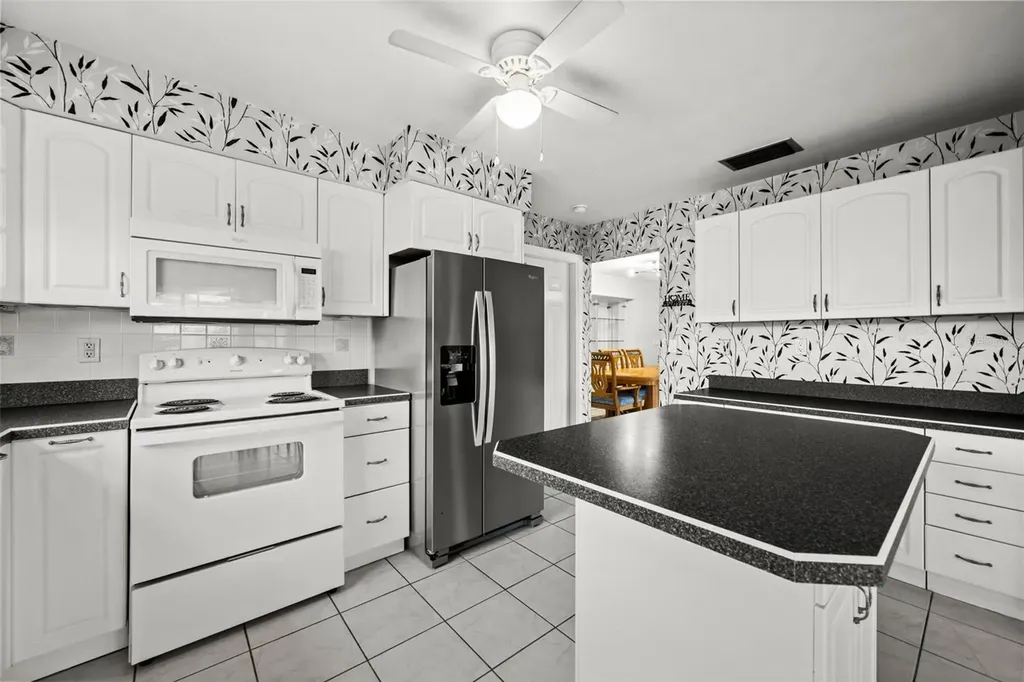 4402 SE 1st Place Cape Coral FL 33904