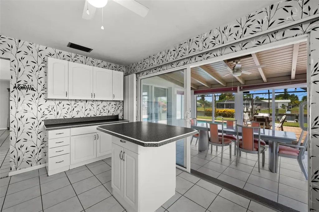 4402 SE 1st Place Cape Coral FL 33904