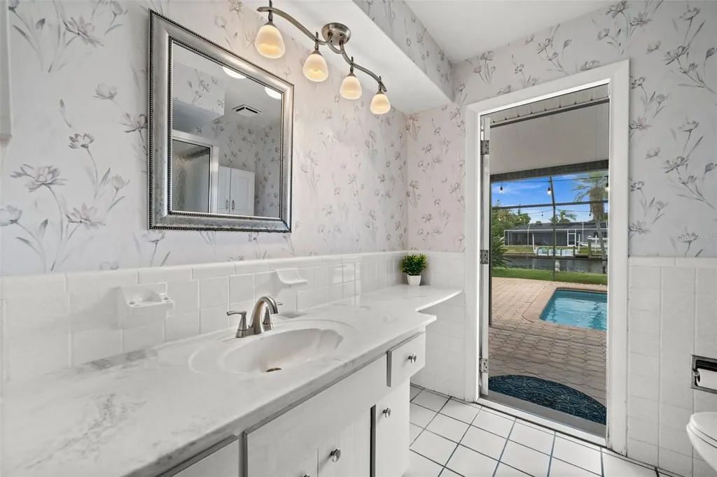 4402 SE 1st Place Cape Coral FL 33904