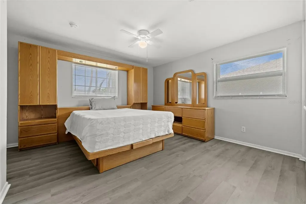 4402 SE 1st Place Cape Coral FL 33904