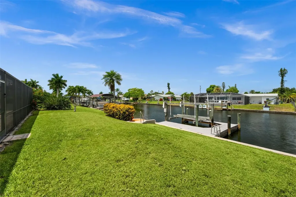 4402 SE 1st Place Cape Coral FL 33904