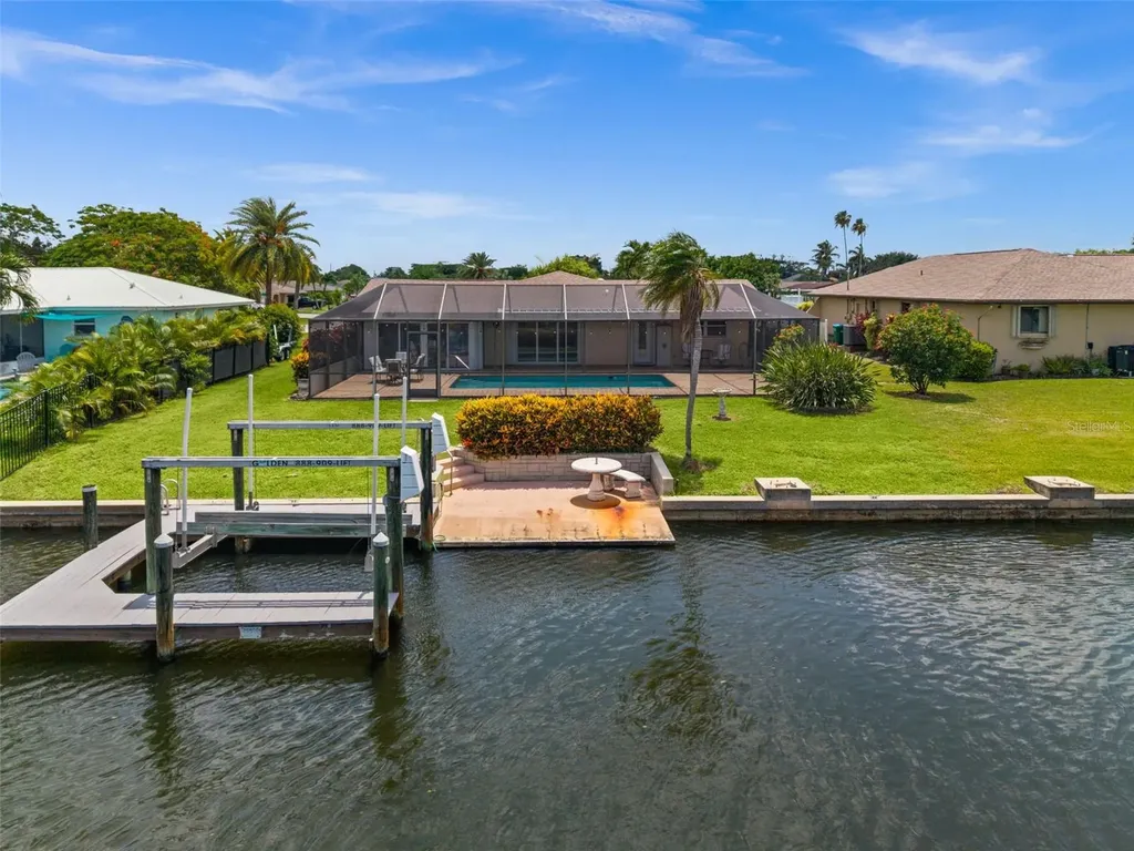 4402 SE 1st Place Cape Coral FL 33904