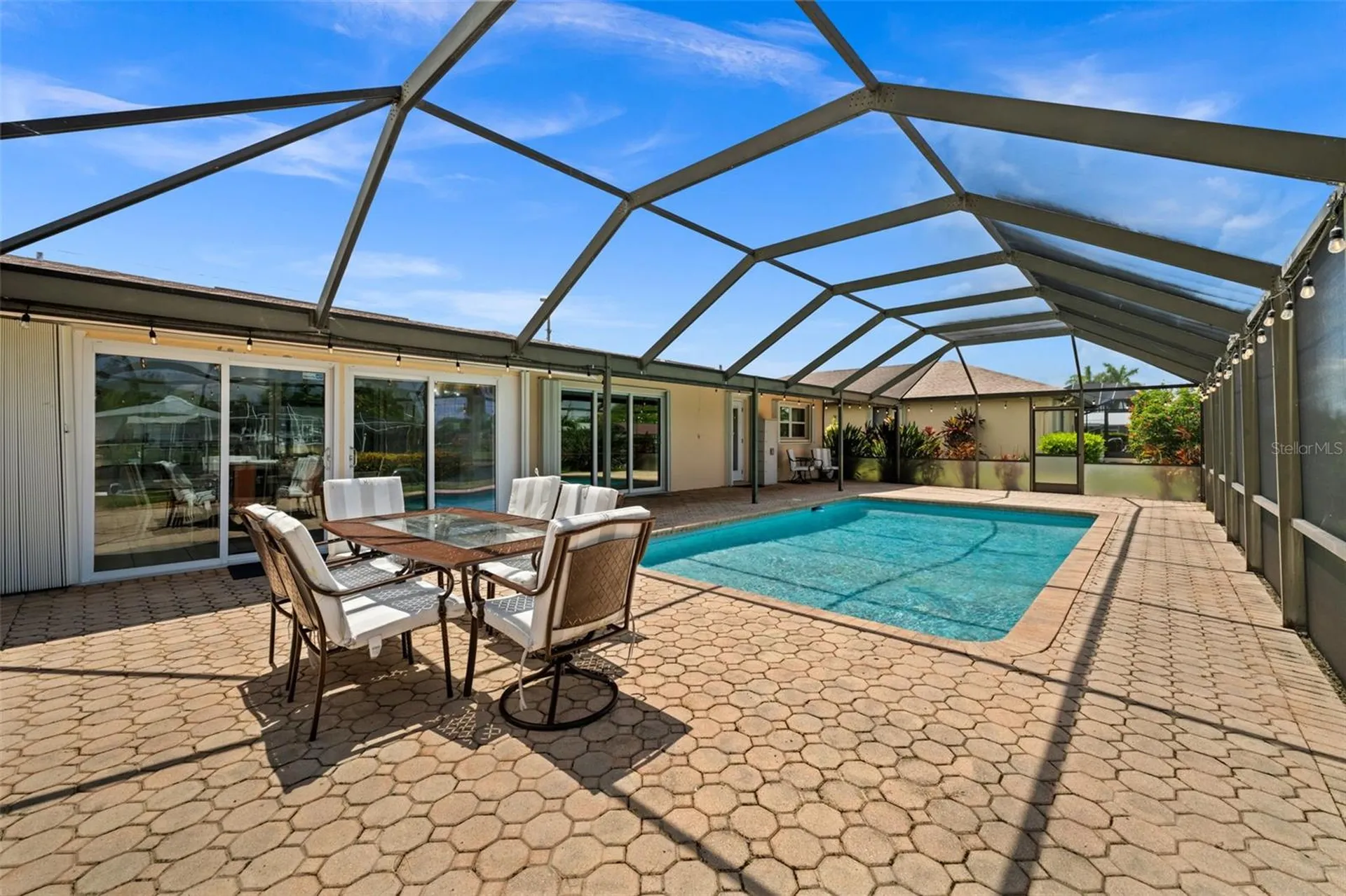 4402 SE 1st Place Cape Coral FL 33904