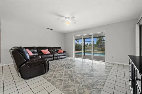 4402 SE 1st Place Cape Coral FL 33904