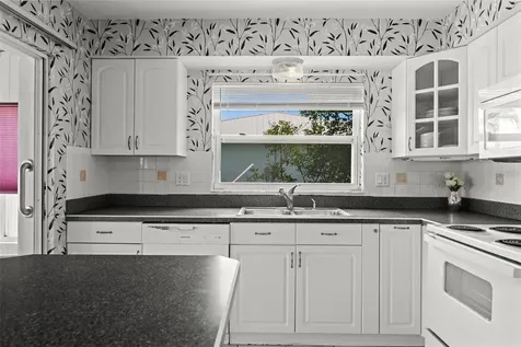 4402 SE 1st Place Cape Coral FL 33904