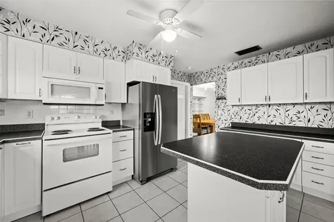 4402 SE 1st Place Cape Coral FL 33904