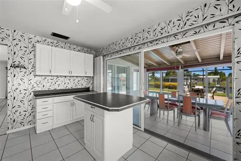 4402 SE 1st Place Cape Coral FL 33904