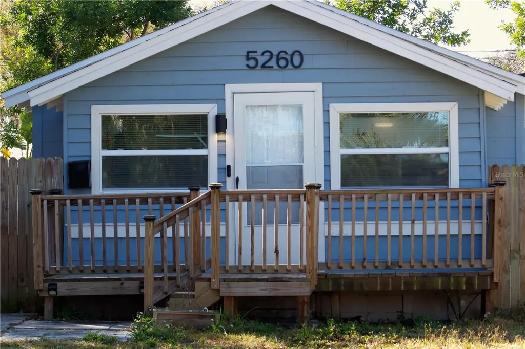 5260 8th Avenue N St Petersburg FL 33710