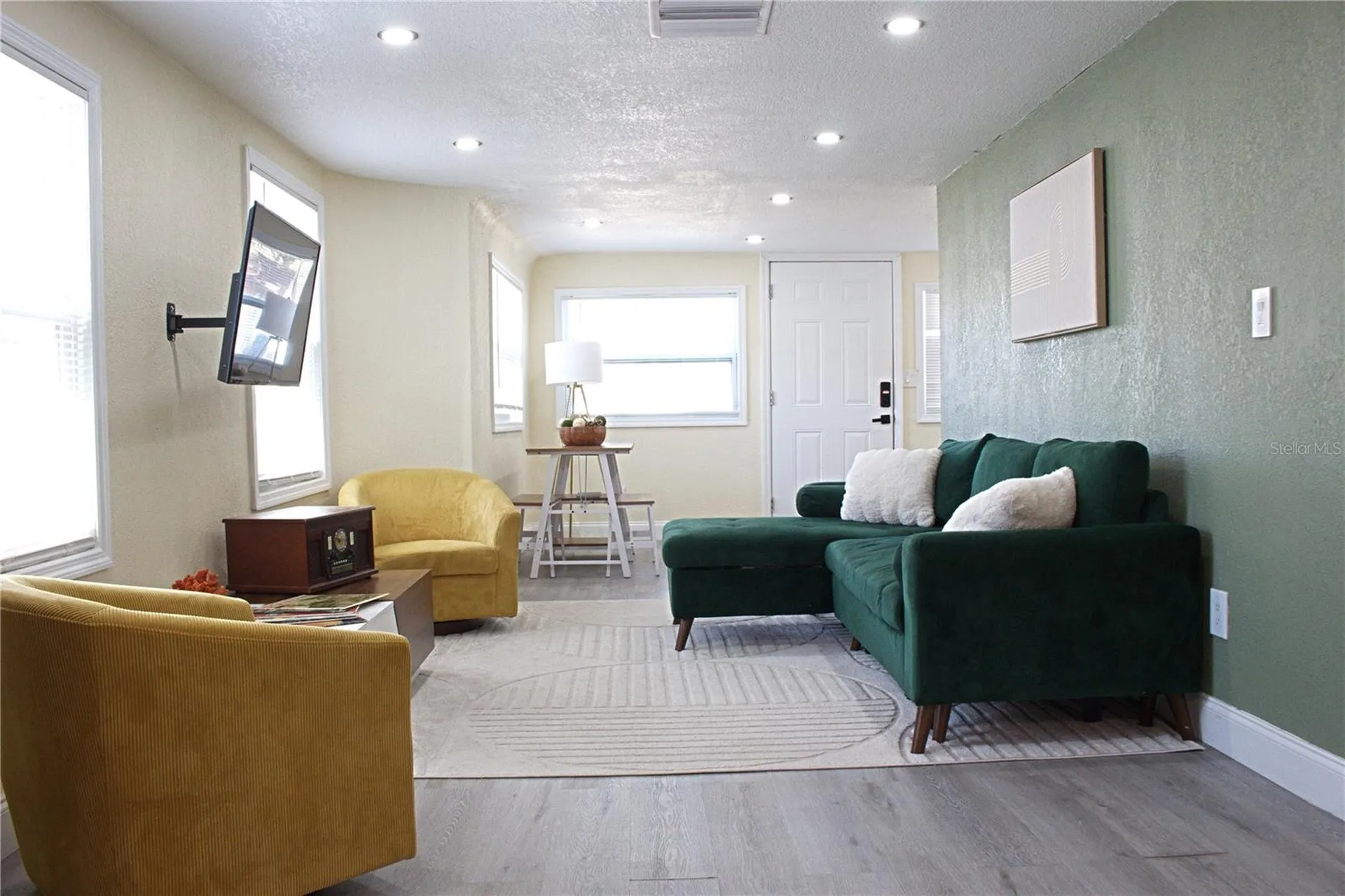 5260 8th Avenue N St Petersburg FL 33710