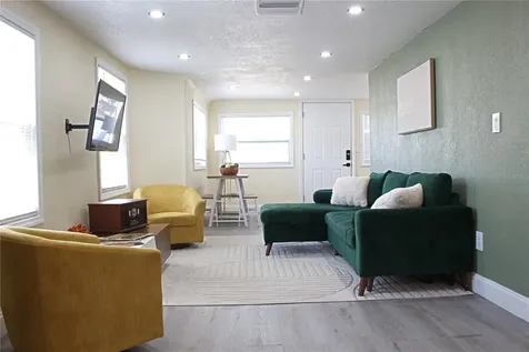 5260 8th Avenue N St Petersburg FL 33710