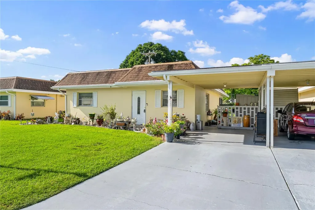 2208 Gardenia Way Lehigh Acres FL 33936
