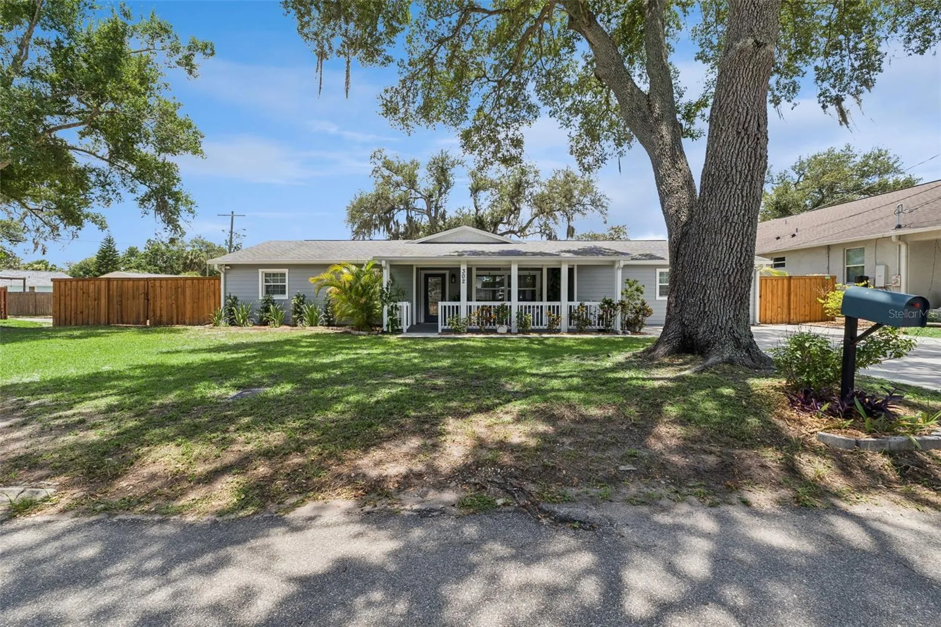 302 W Comanche Avenue Tampa FL 33604