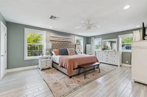 302 W Comanche Avenue Tampa FL 33604