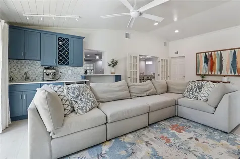302 W Comanche Avenue Tampa FL 33604