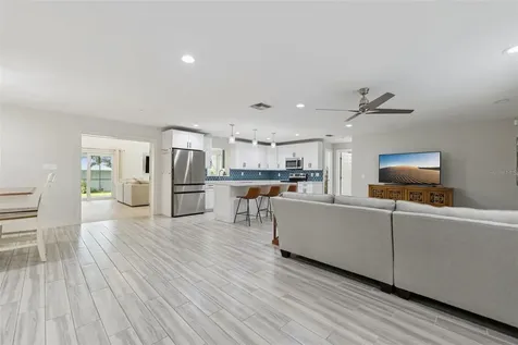 302 W Comanche Avenue Tampa FL 33604