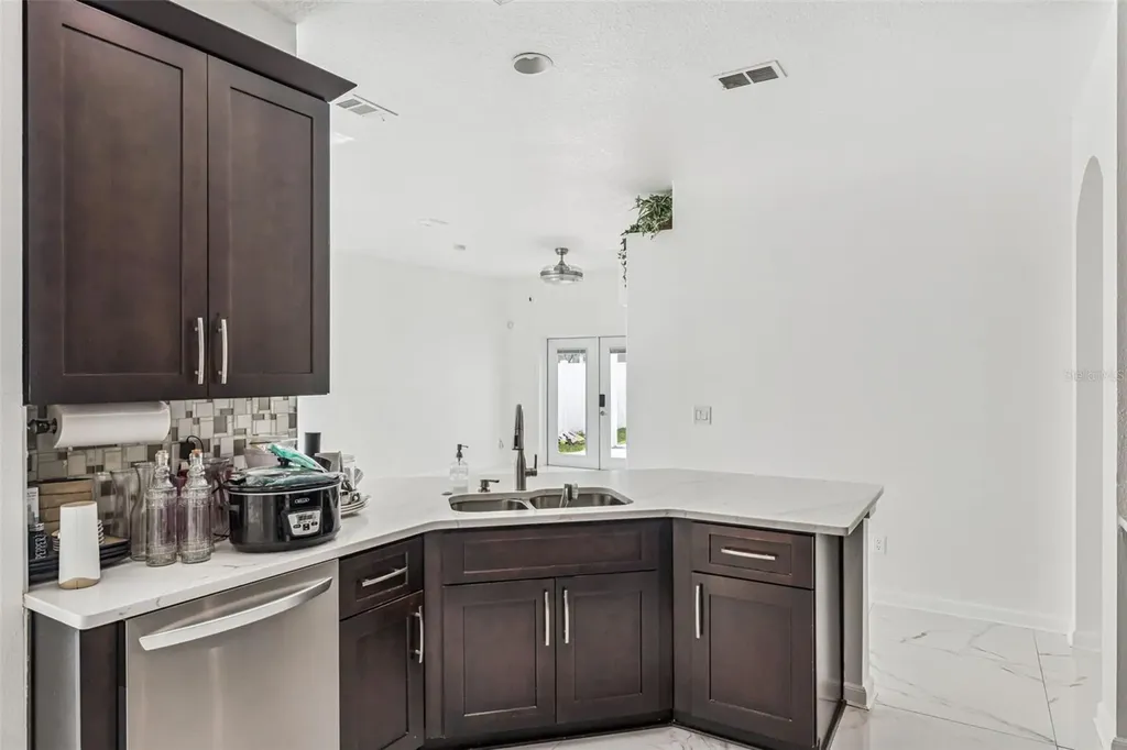 8915 Victoria Isle Place Orlando FL 32829