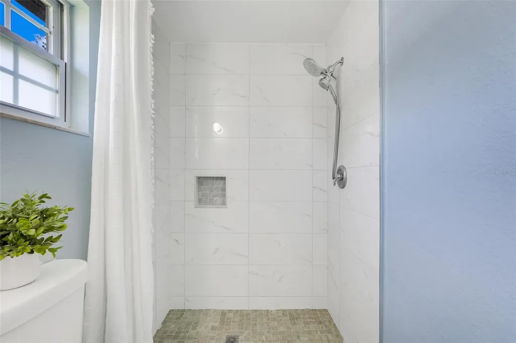 416 Riverwoods Circle Orlando FL 32825