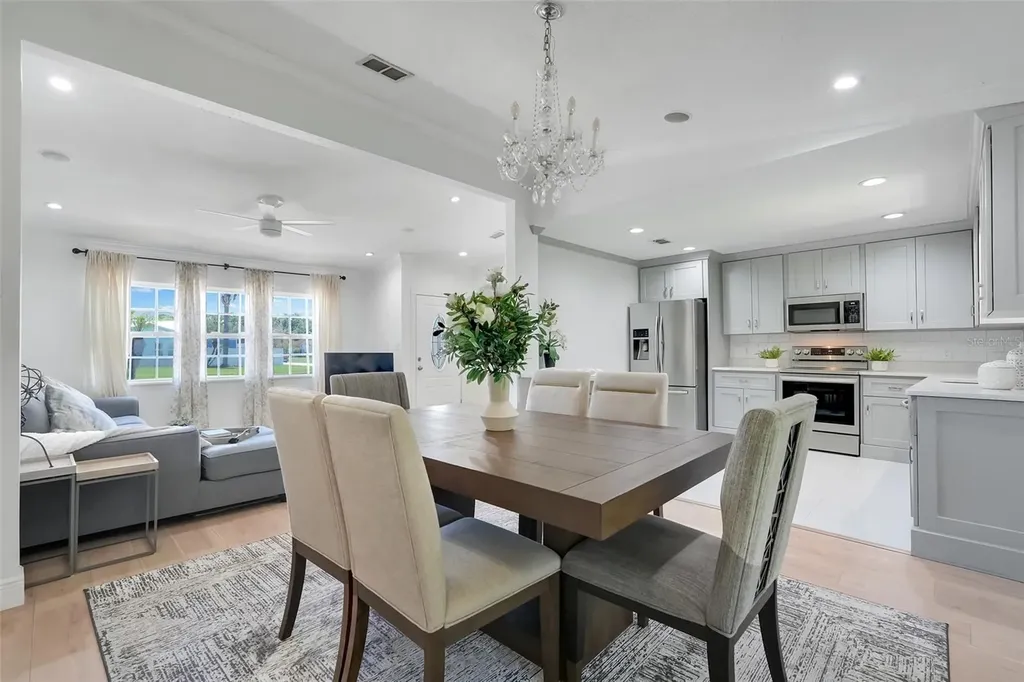 416 Riverwoods Circle Orlando FL 32825