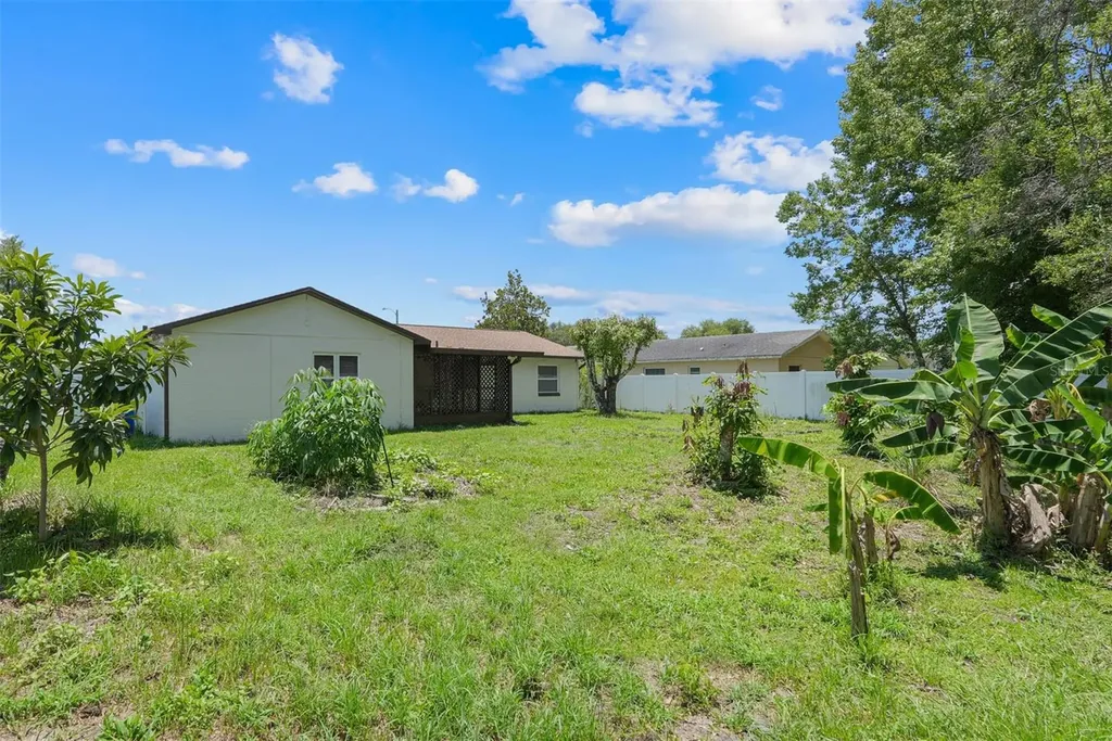 416 Riverwoods Circle Orlando FL 32825