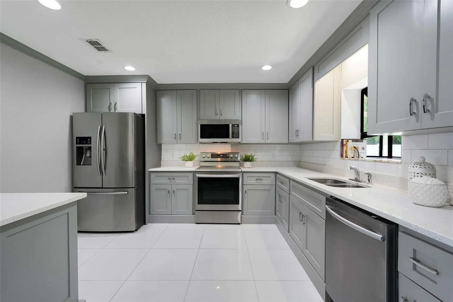 416 Riverwoods Circle Orlando FL 32825
