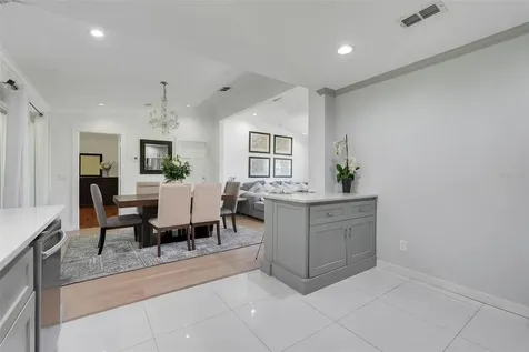 416 Riverwoods Circle Orlando FL 32825