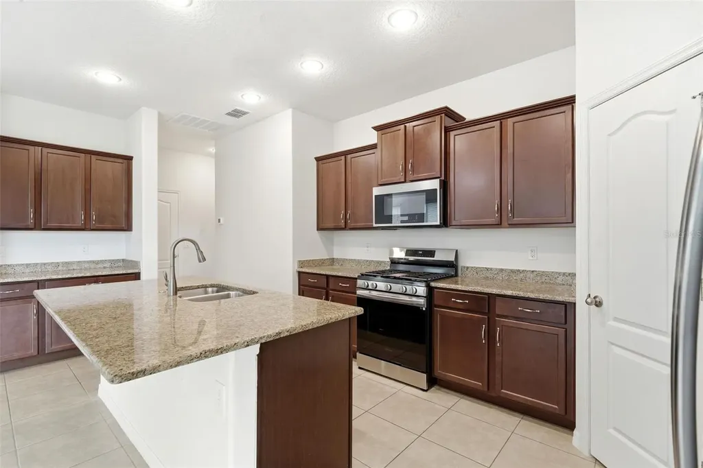 315 W Freesia Court Deland FL 32724