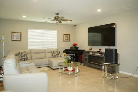 128 Citrus Isle Street S Davenport FL 33837