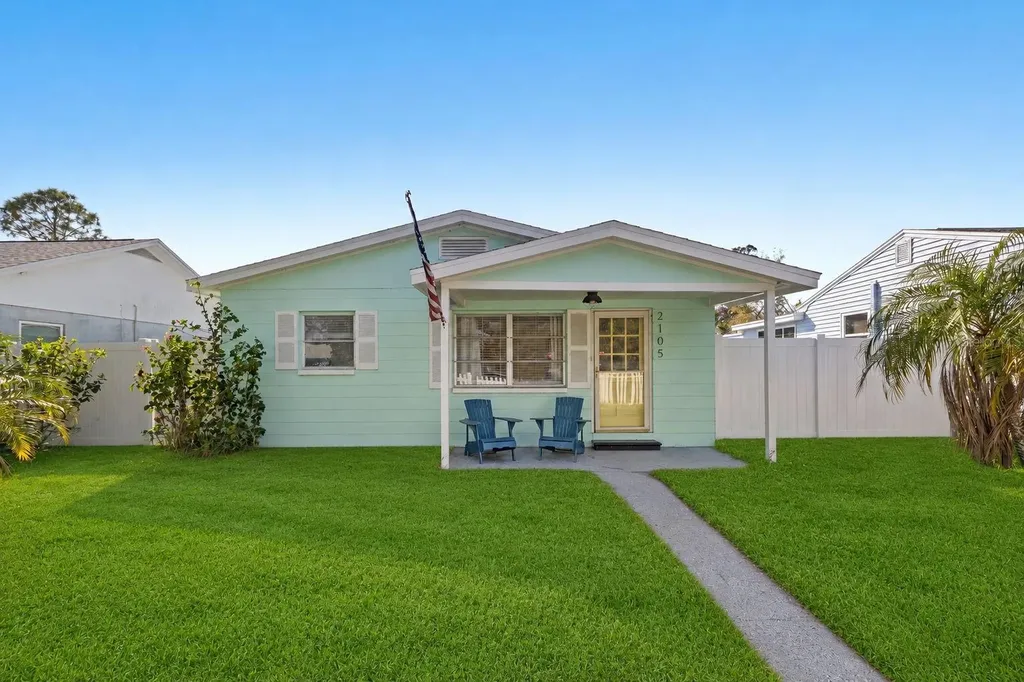 2105 52nd Street S St Petersburg FL 33707