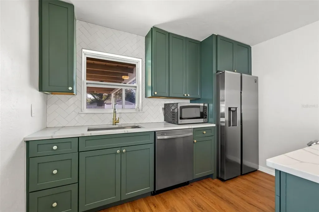 2105 52nd Street S St Petersburg FL 33707