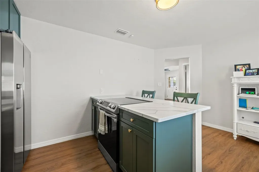 2105 52nd Street S St Petersburg FL 33707