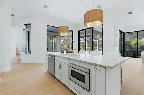 9261 Mcdaniel Lane Sarasota FL 34240