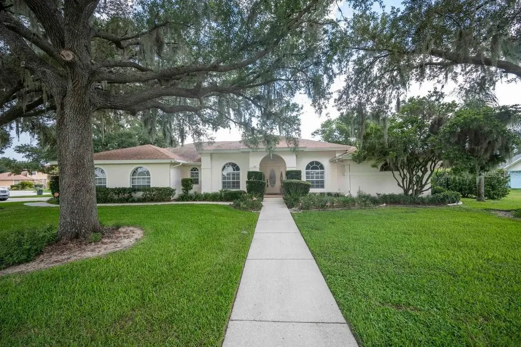 120 Woodcrest Lane Mulberry FL 33860