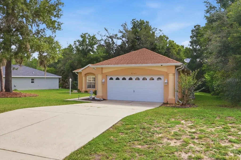 9745 SW 196th Circle Dunnellon FL 34432