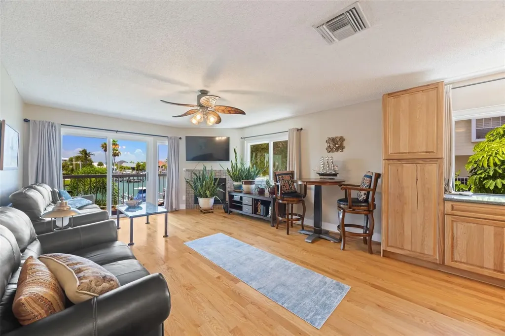 367 Madeira Circle Tierra Verde FL 33715
