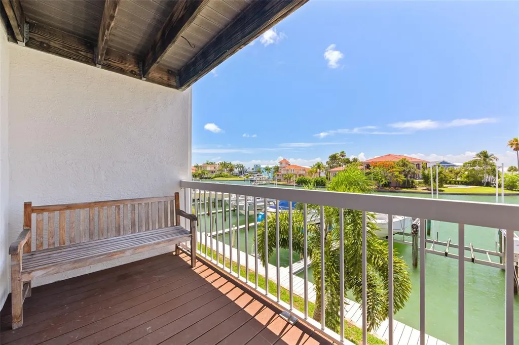 367 Madeira Circle Tierra Verde FL 33715