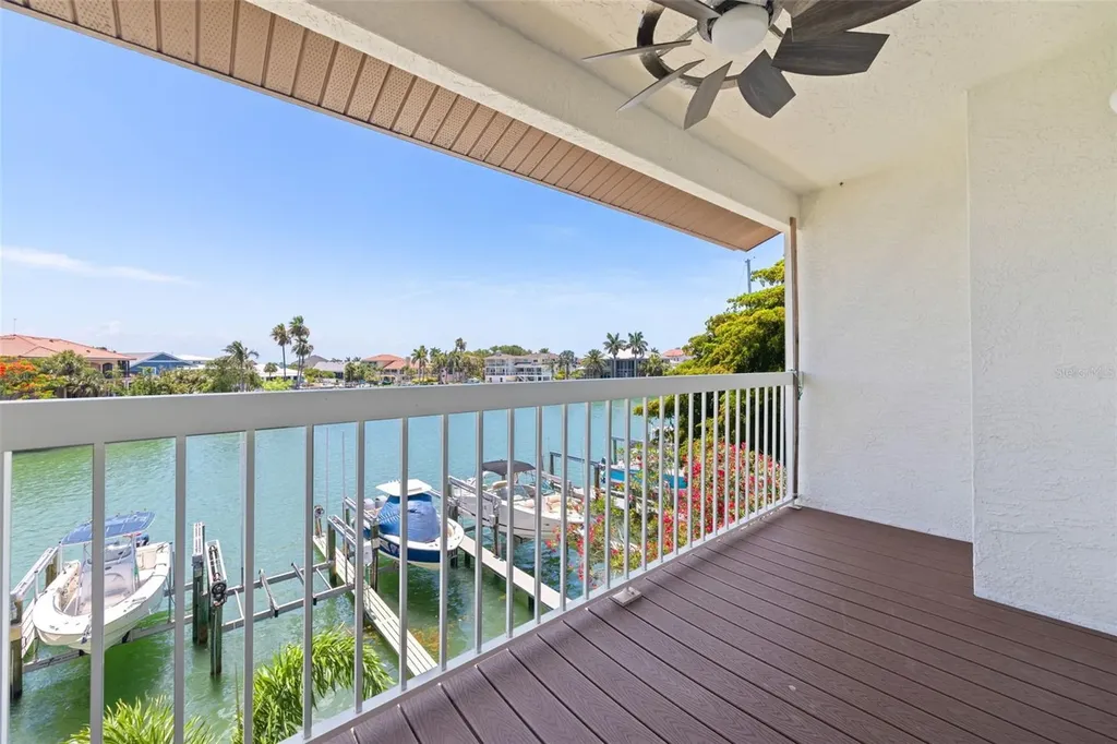 367 Madeira Circle Tierra Verde FL 33715