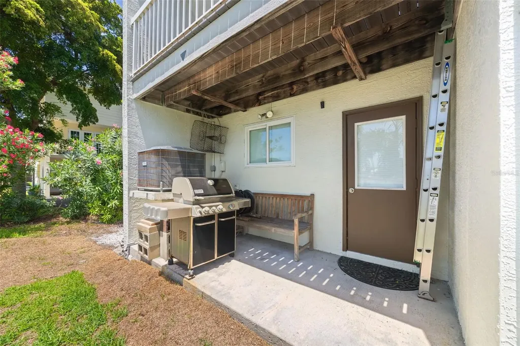 367 Madeira Circle Tierra Verde FL 33715