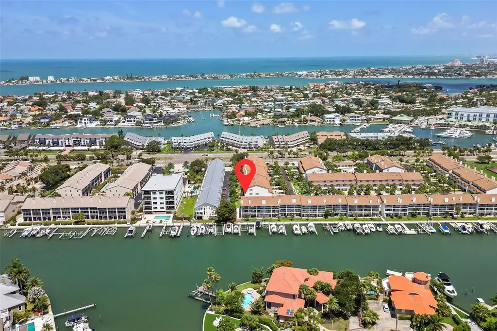367 Madeira Circle Tierra Verde FL 33715