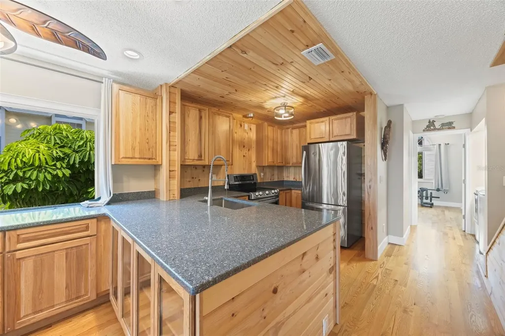 367 Madeira Circle Tierra Verde FL 33715