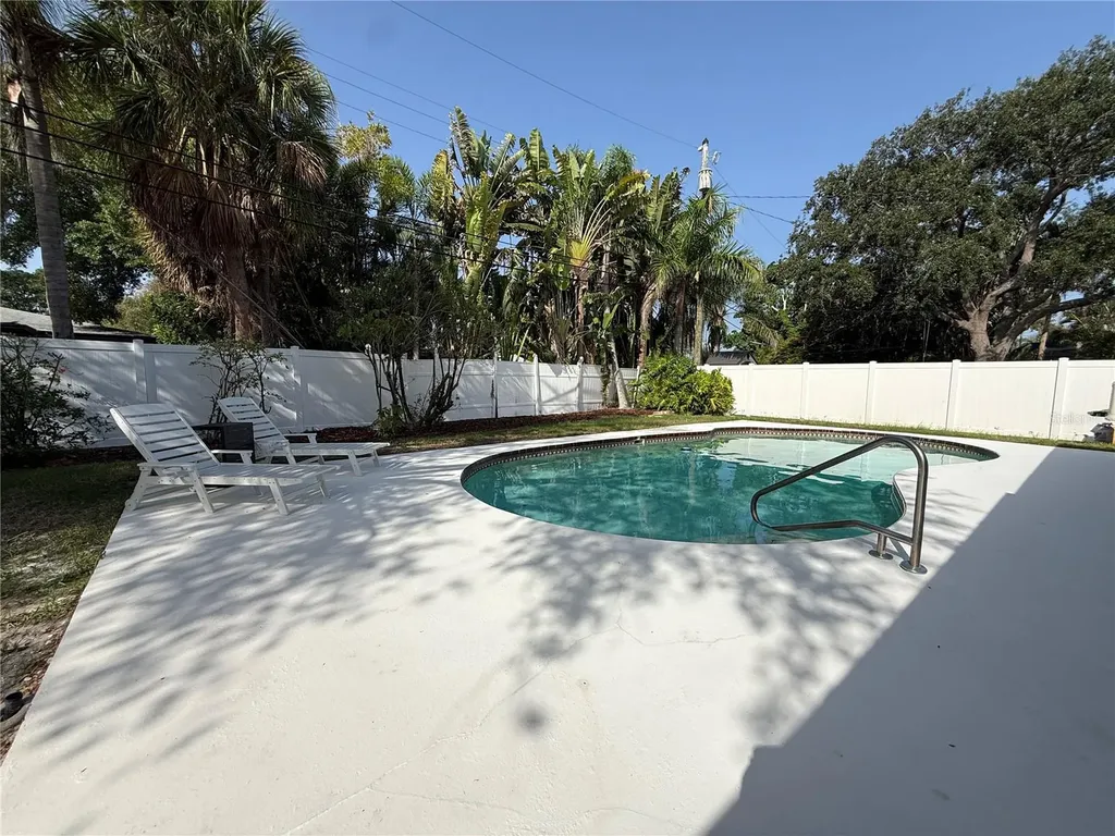 1760 Georgia Avenue NE St Petersburg FL 33703