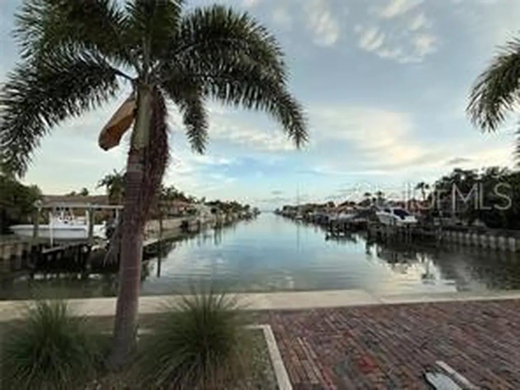 1760 Georgia Avenue NE St Petersburg FL 33703