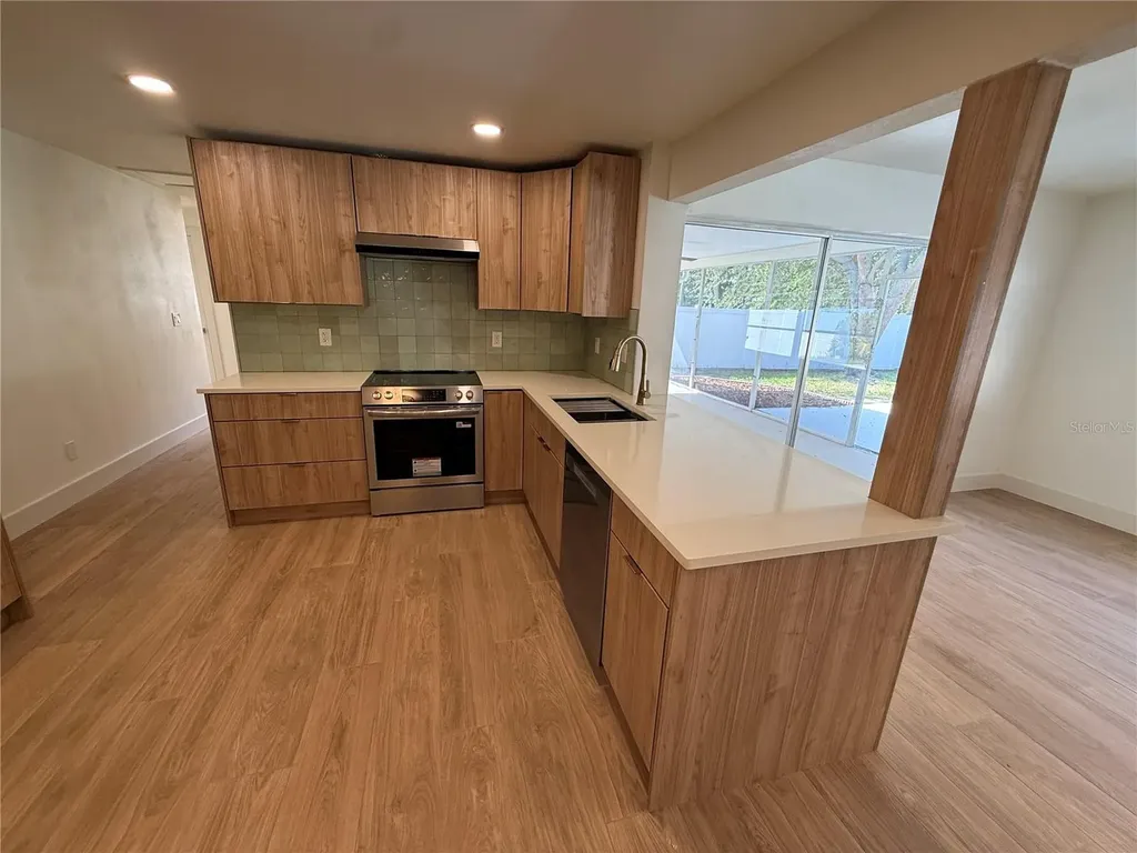 1760 Georgia Avenue NE St Petersburg FL 33703