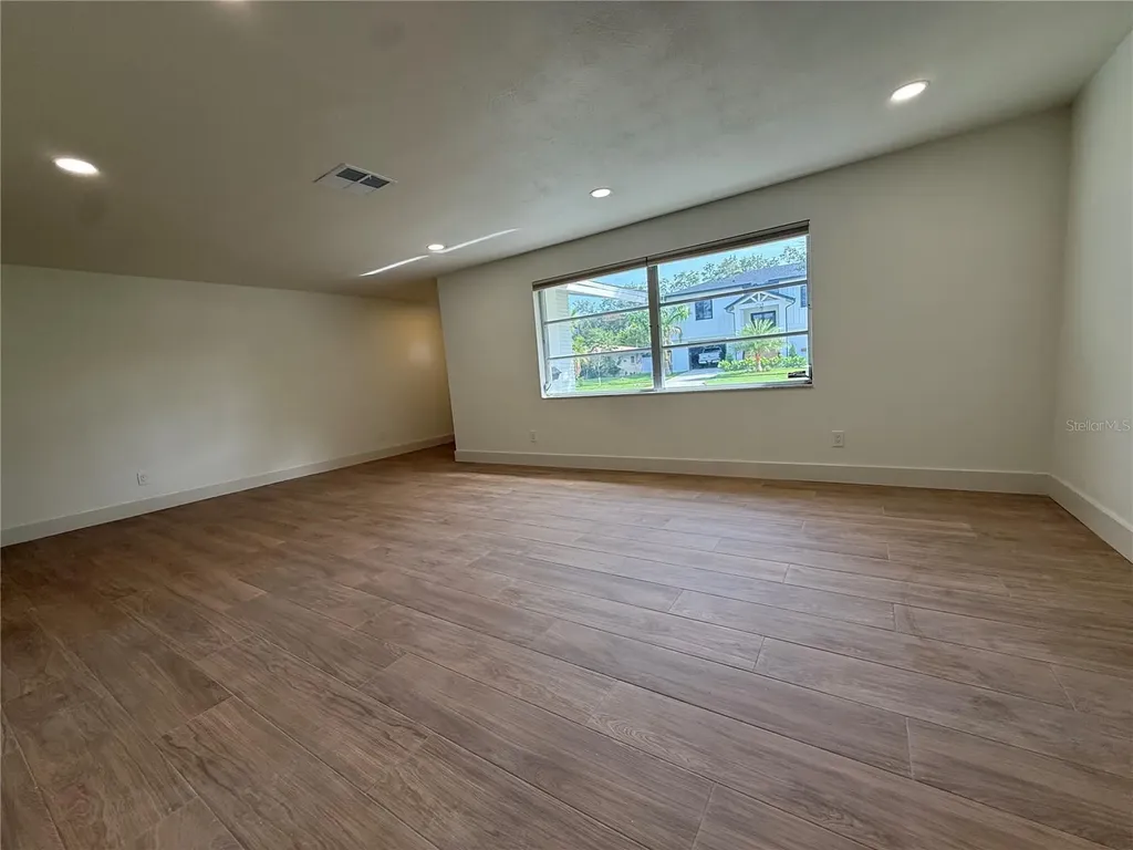 1760 Georgia Avenue NE St Petersburg FL 33703