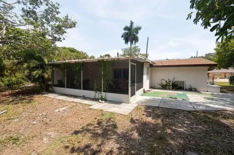 1515 Maple Drive Fort Myers FL 33907