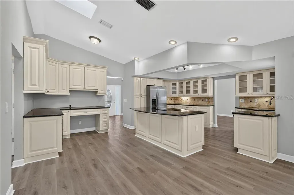 854 Christina Circle Oldsmar FL 34677
