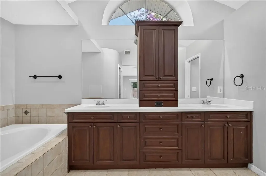 854 Christina Circle Oldsmar FL 34677