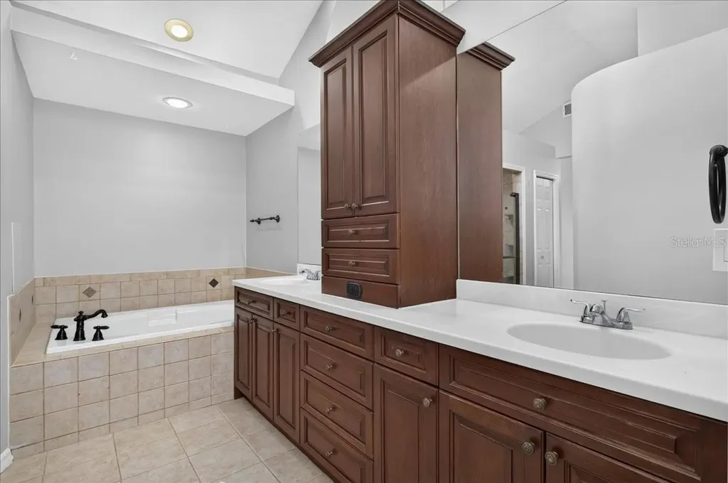 854 Christina Circle Oldsmar FL 34677